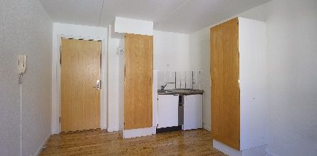 Værelse med fælles bad/toilet og eget køkken - Photo 2