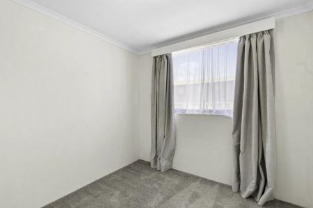 Modern 2-Bedroom Apartment in Prime Queanbeyan Location - Photo 2