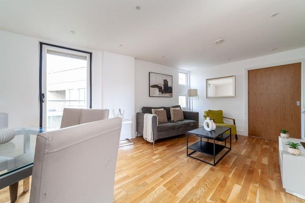 3 bedroom flat to rent - Photo 1