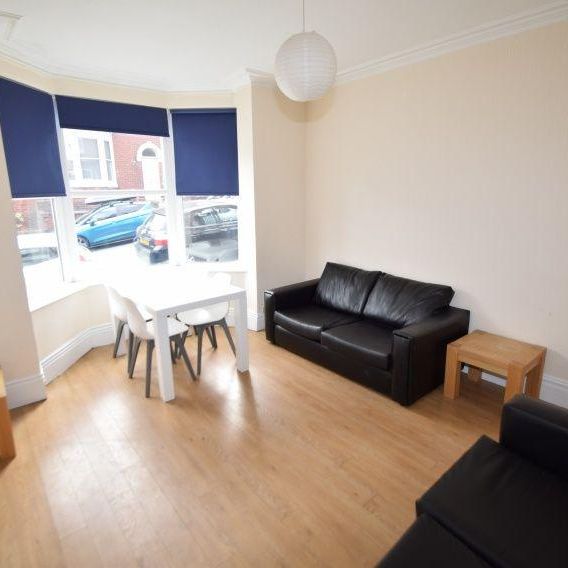 4 bedroom house share to rent - Photo 1