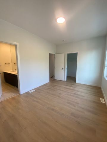 Killarney – a quiet, family-friendly neighborhood close to parks and tennis courts. - Photo 3