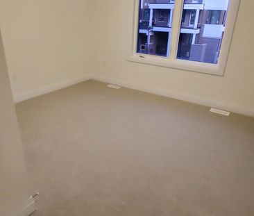 For Lease - 18 Kings hill Drive, Brampton, Ontario - Photo 6