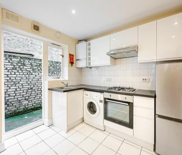 3 bedroom flat to rent - Photo 6