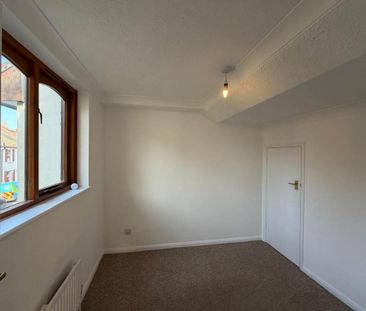 2 bedroom townhouse to rent - Photo 3