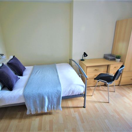 1 Bedroom Studio - Photo 3