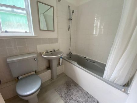 Victoria Terrace 2 bedroom flat to rent - Photo 4