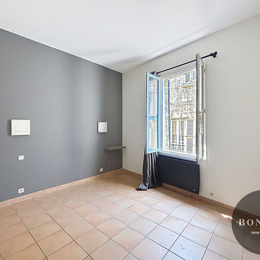 A LOUER AVIGNON INTRAMUROS ( 84000 ) : charmant appartement 3pièces non meublé - 75.40m² - cuisine équipée !, - Photo 1