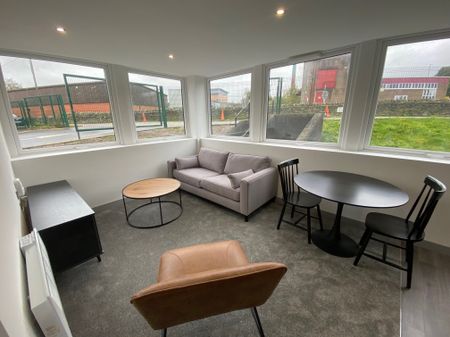 Green Lane, Leeds, Yeadon - Photo 2