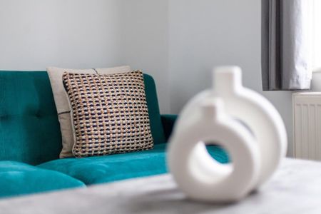 4 bedroom flat to rent - Photo 3