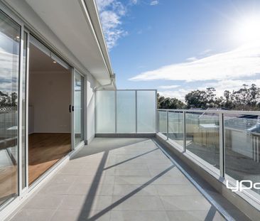 Contemporary Comfort with a View - Photo 3