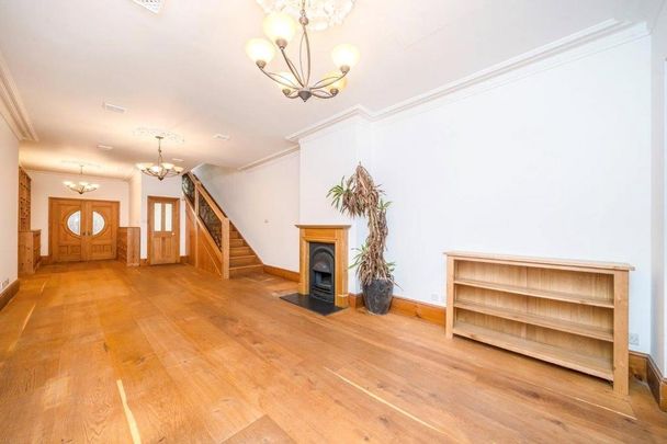 3 bedroom end of terrace house to rent - Photo 1