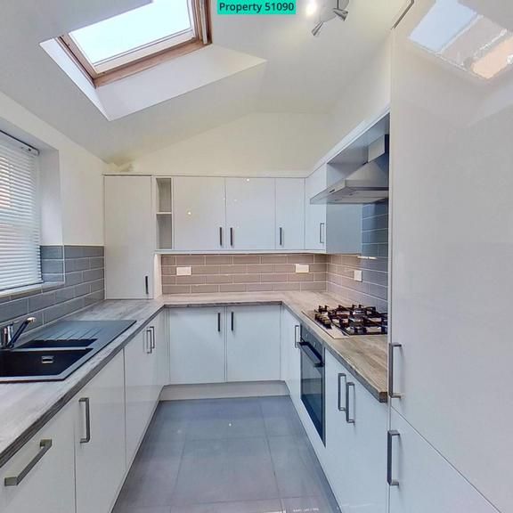 6 bedroom end of terrace house to rent - Photo 1