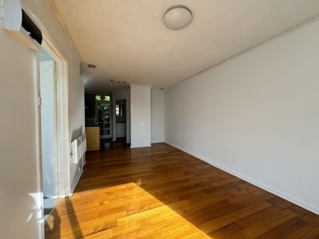 Excellent Location! - Photo 4