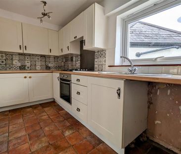 2 bedroom terraced house to rent - Photo 4