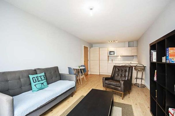 Boulevard Drive, Colindale, NW9 - Photo 1