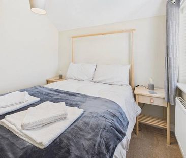 2 bedroom end of terrace house to rent - Photo 1