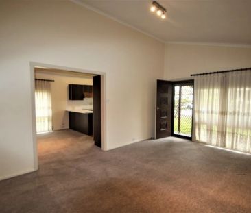 3 BEDROOM VILLA - Photo 2