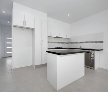 Modern Comfort in a Prime Glenroy Location - Photo 6