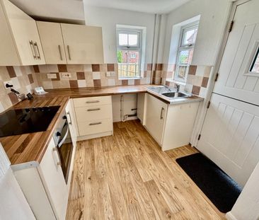 2 bedroom House To Let Total Size: 688 SQ FT - Photo 4