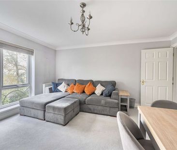 A spacious two bedroom apartment in the centre of Heathfield - Photo 5