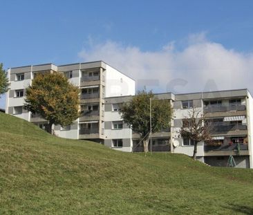 Large 4½-room apartment close to public transportation and shopping... - Photo 2