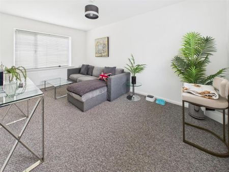 2 bedroom end of terrace house to rent - Photo 4