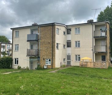 2 bedroom Flat - Grove Mead, Hatfield - Photo 5