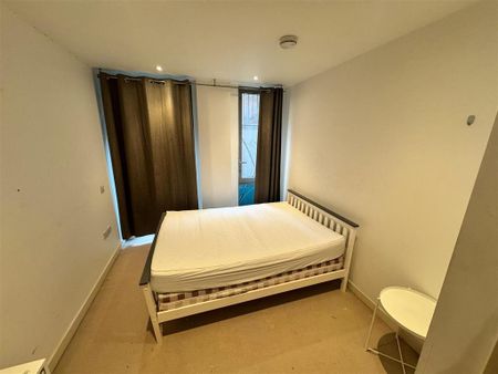 2 bedroom flat to rent - Photo 3