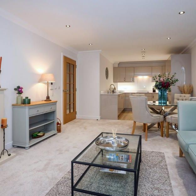 2 bedroom flat to rent - Photo 1