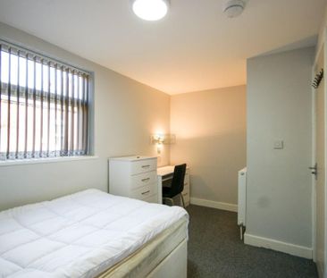 5 bedroom terraced house to rent - Photo 3