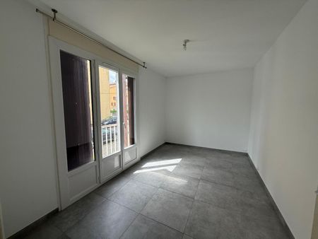 Location Appartement 5 pièces 95m² BOURG LES VALENCE 26500 - Photo 3