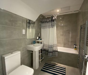 3 bedroom flat to rent - Photo 6