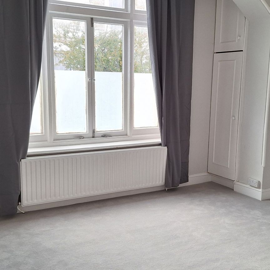 Studio Flat, Challoner Street, W14 - Photo 1