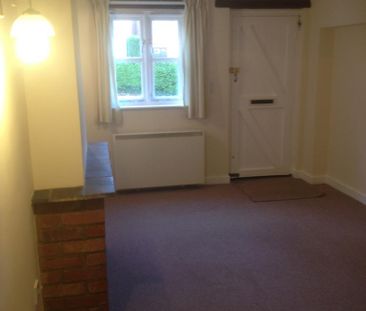 2 bedroom end of terrace house to rent - Photo 2