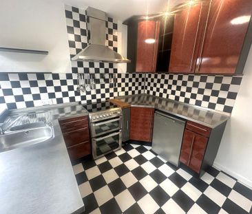 3 bedroom semi-detached bungalow to rent - Photo 6