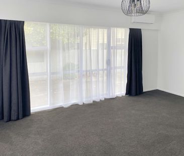 Partially renovated and close to Queensgate - Photo 1