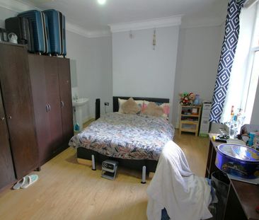 House of Multiple Occupation to rent on - Photo 3