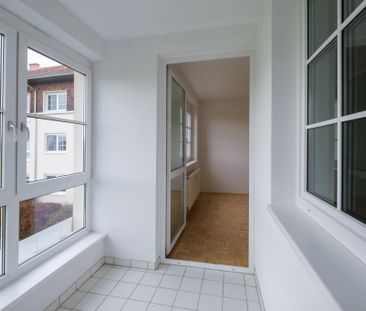 Sanierte 3-Zimmer Wohnung mit Parkplatz und Loggia - Foto 2