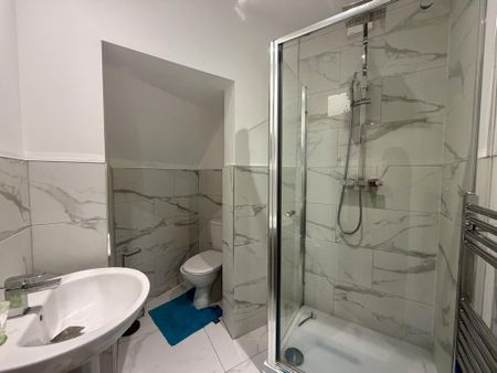 2 bedroom flat share to rent - Photo 5