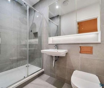 Chertsey, Surrey, KT16 - Photo 5