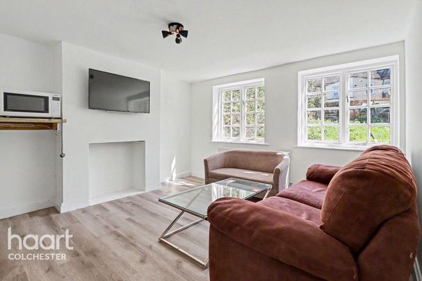 1 bedroom in a house share to rent - Photo 1