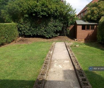 3 bedroom semi-detached house to rent - Photo 2
