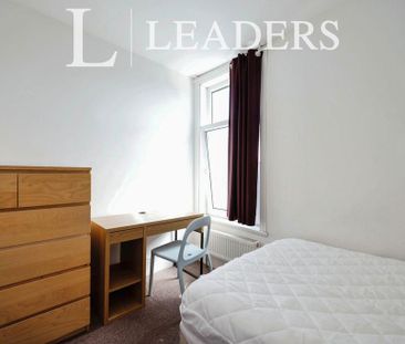 4 bedroom terraced house to rent - Photo 6