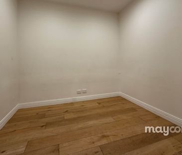 Spacious 1 Bedroom + Separate Study with Courtyard Living - Photo 5