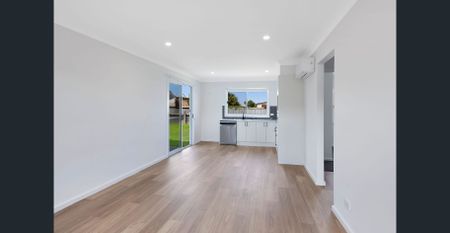 BRAND NEW 2Bedroom - Granny Flat with Private Yard & totally Independent. - Photo 4