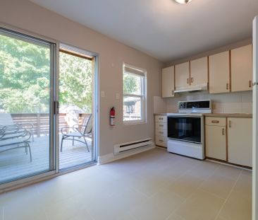 For Lease - 326 Monarch Park Avenue, Toronto, Ontario - Photo 5