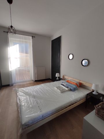 T2 MEUBLE AVEC TERRASSE - Photo 3