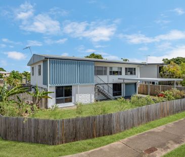 Four Bedroom Home with Pool - Photo 4