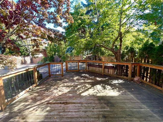 For Lease - 1369 Mapleridge Crescent, Oakville, Ontario - Photo 1