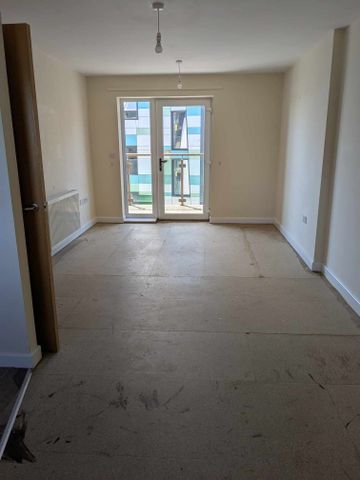 ***** Apply Online -Strand Mews, 1 bed with study & walk in shower City Living Scheme - Photo 5